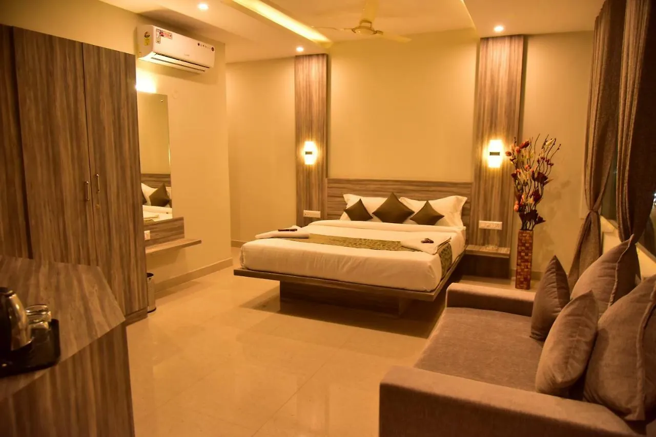 Le Oak Inn Mysore