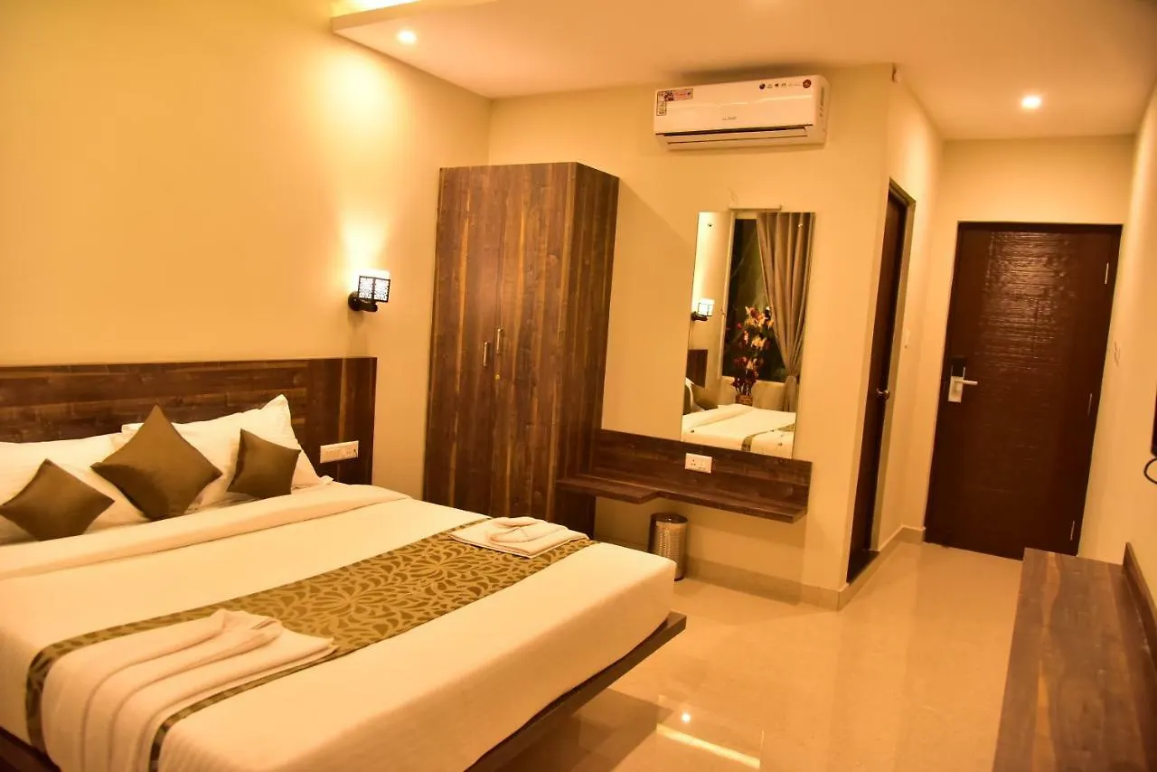 *** Hotel Le Oak Inn Mysore India